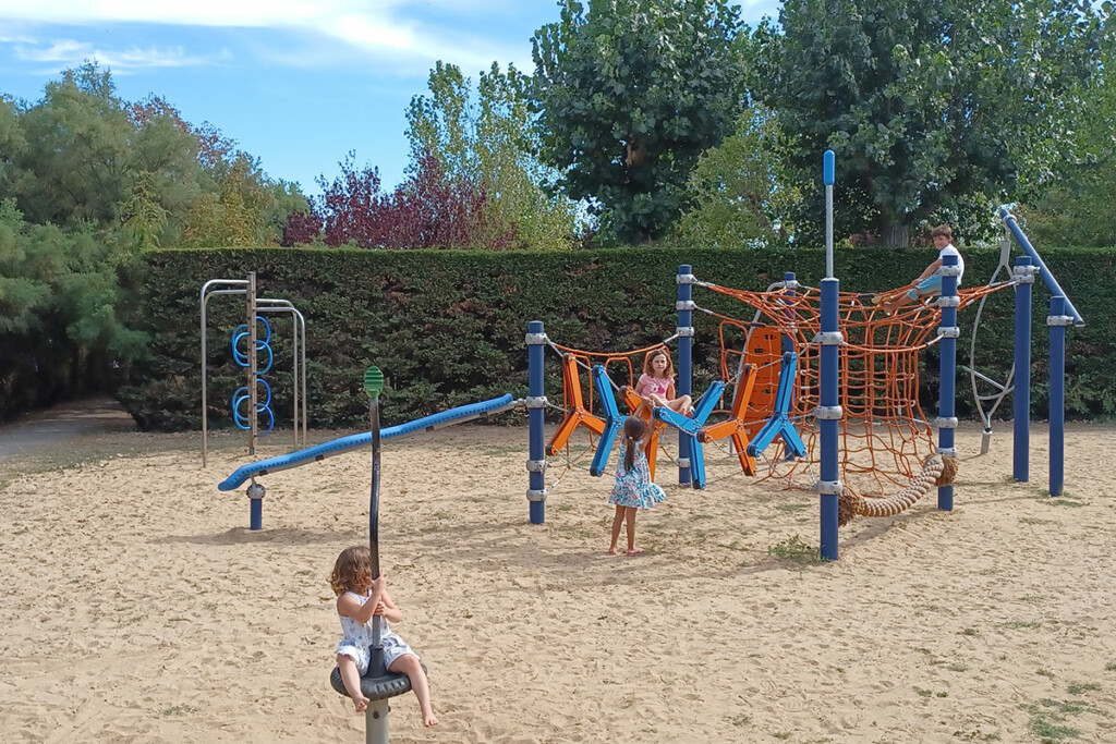 aire-de-jeux-enfants-camping-bel